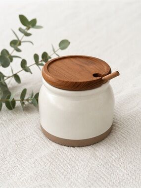 Ceramic Honey Jar with Wooden Lid - Cream & Brown